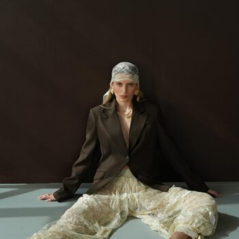 Don’t say you don’t have this look 👀✨